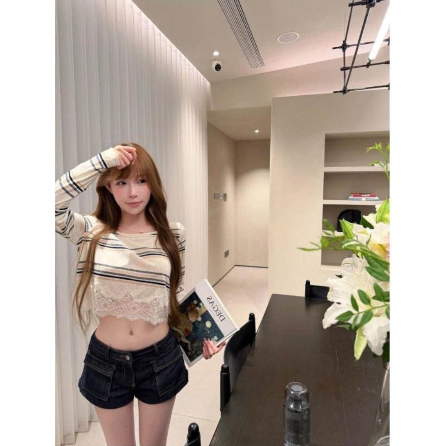 新懒棉蕾丝拼接条纹长袖t恤女秋冬法式气质纯欲辣妹短款上衣