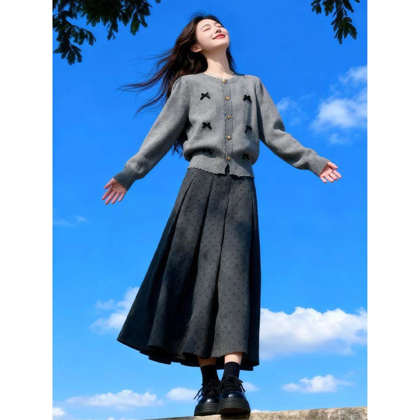 法式学院风蝴蝶结拼接圆领开衫针织毛衣女波点百褶显瘦半身裙套装