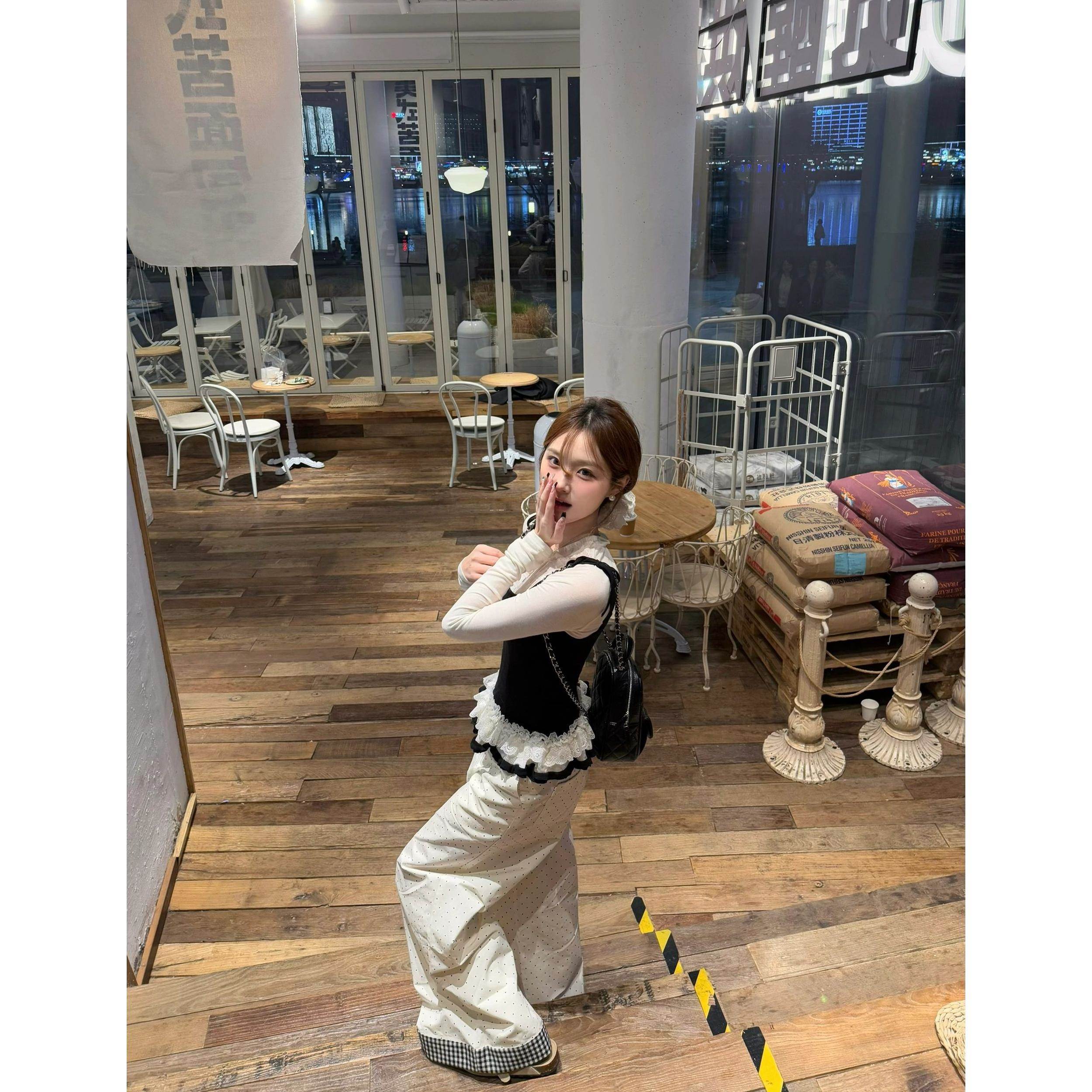 韩系少女感蕾丝荷叶边假两件t恤女春设计感小众显瘦上衣裤子套装