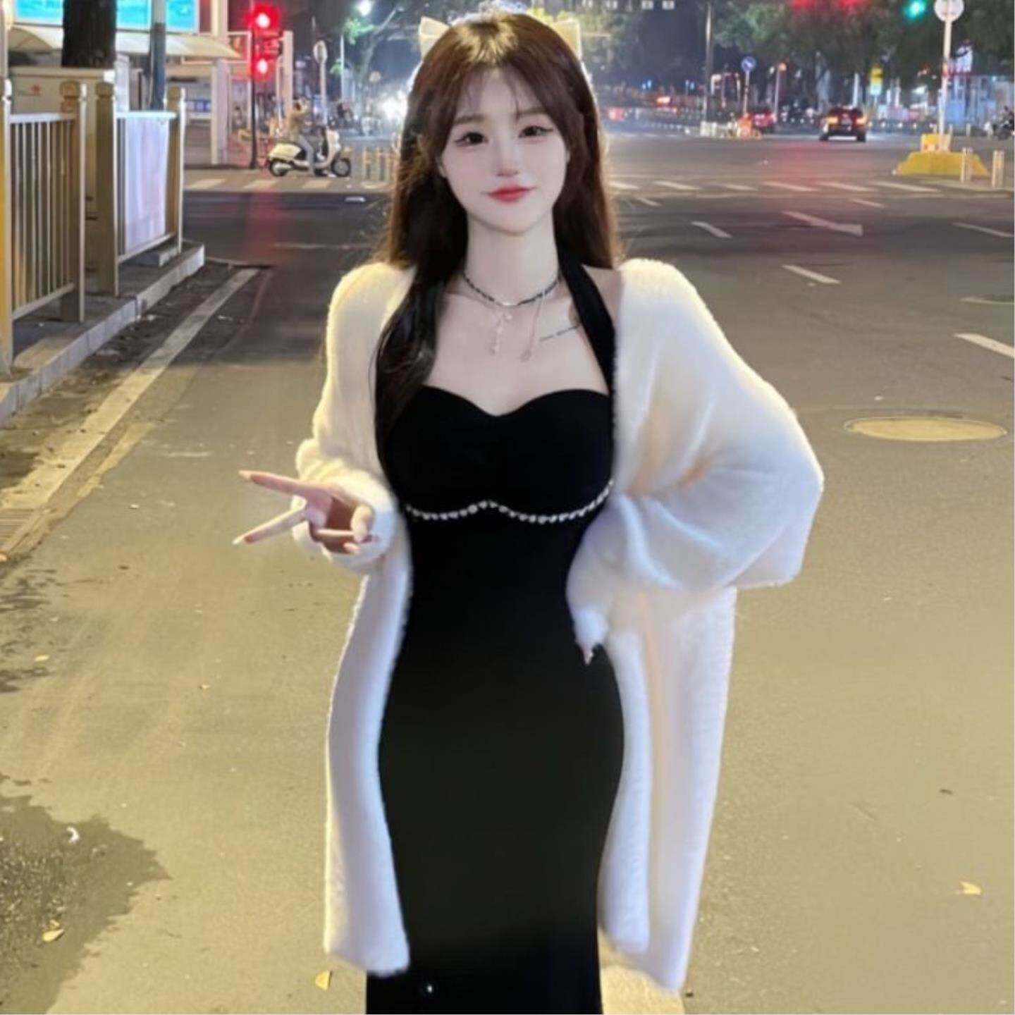 2026春夏网红同款水貂绒针织开衫+修身显瘦水钻挂脖包臀裙两件套