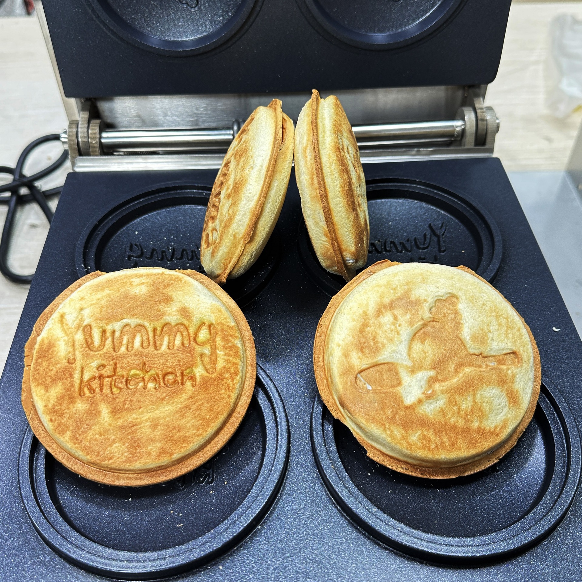 定制徽标冰淇淋帕尼尼压榨机汉堡甜甜圈面包机 Ufo 汉堡机