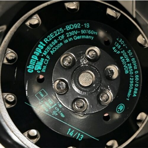 R2E225-BD92-19 M2E068-DF 81 230V 135/200W 变频器 风机
