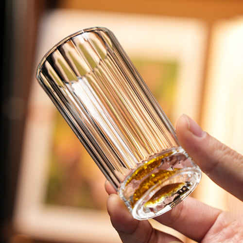 创意竖纹白酒杯二两家用中式金山