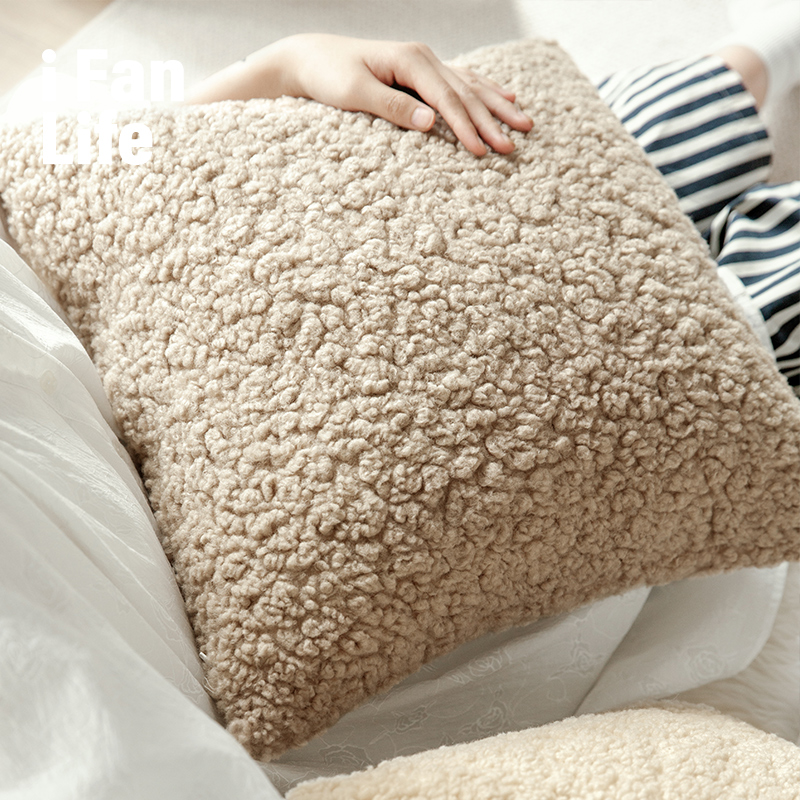 范店佩罗娜抱枕客厅沙发靠枕毛绒枕床上头车载办公护腰靠背垫