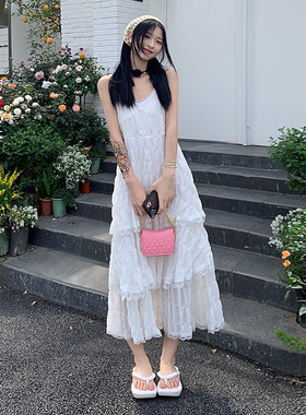 KRO蕾丝拼接度假风吊带连衣裙2024新款法式甜美白色无袖半身长裙