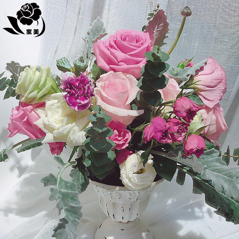 昆明包月鲜花花材混搭有绣球玫瑰桔梗小菊满天星洋牡丹风铃百合等