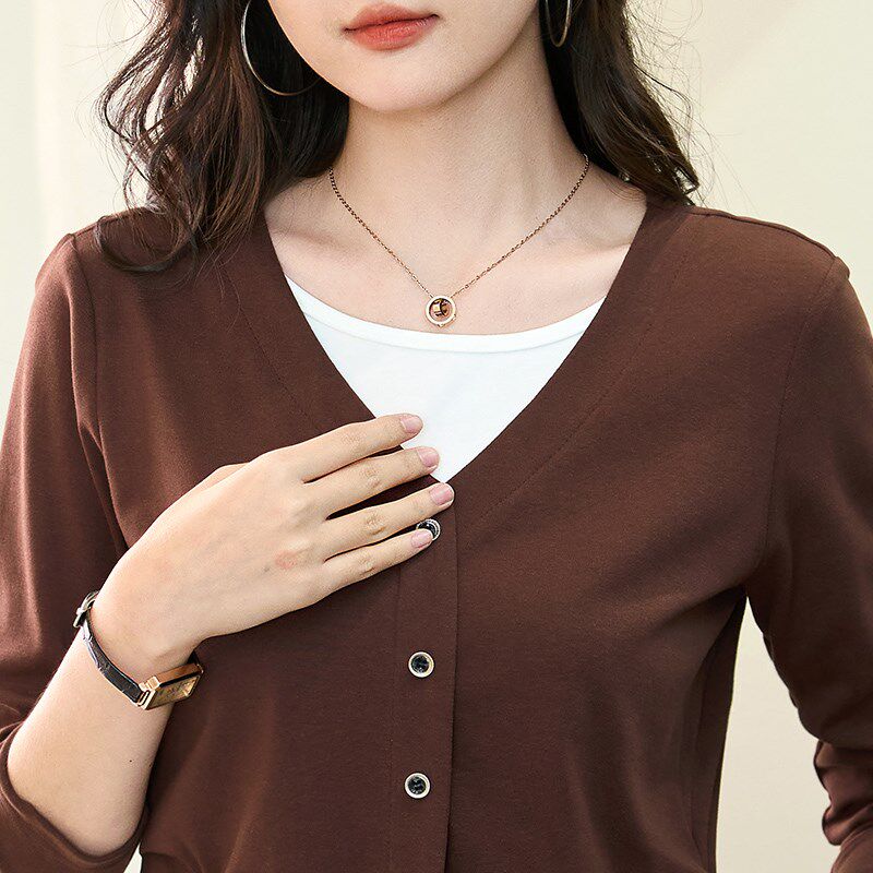 纯棉假两件宽松打底上衣女春秋新款v领长袖t恤女大码休闲外穿秋衣