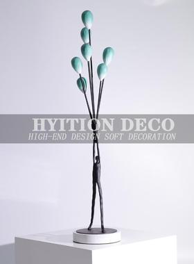 北欧现代样板房居DQF客玄电关家视柜创意厅气球人物雕塑摆件软装