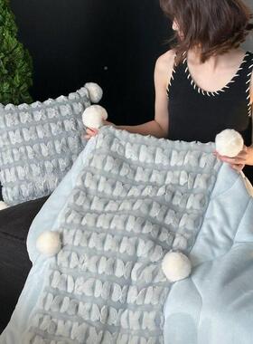 新款蝶用梦绒多功盖能提花抱枕被暖家蓬松柔软牛奶绒QGI薄被子沙