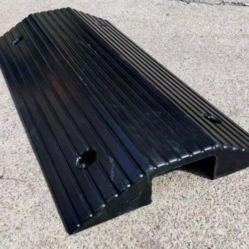 桥型过线槽门槛垫双斜坡路沿坡线缆护槽门坎垫汽车斜坡垫减速带