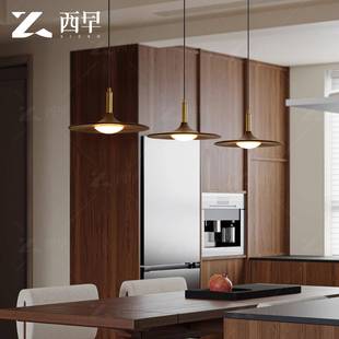 现星飞全岛铜餐厅中吊灯古吧台台飞碟灯代简约创意胡953桃木侘寂
