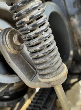 雷沃水稻收割机配件RG70领航版精钢版行走弹簧