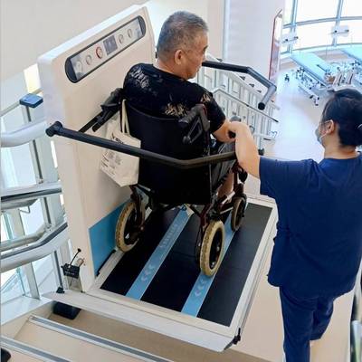 电梯座椅楼梯上轮椅家用上无障爬机上下楼老年人楼楼梯轮椅碍楼道