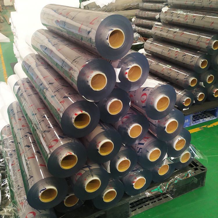整卷加厚学校工厂pvc塑料防水防烫透明软玻璃塑料餐桌布定制批 发