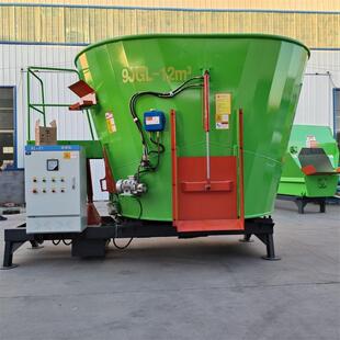 养殖厂小型电动2立方喂料车4立方猪羊饲料搅拌粉碎撒料车设备