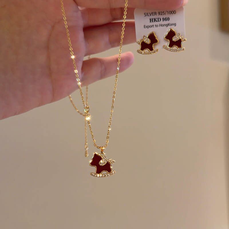 马上暴富~新年红色闪钻小马项链女2026新款本命年毛衣链耳环配饰