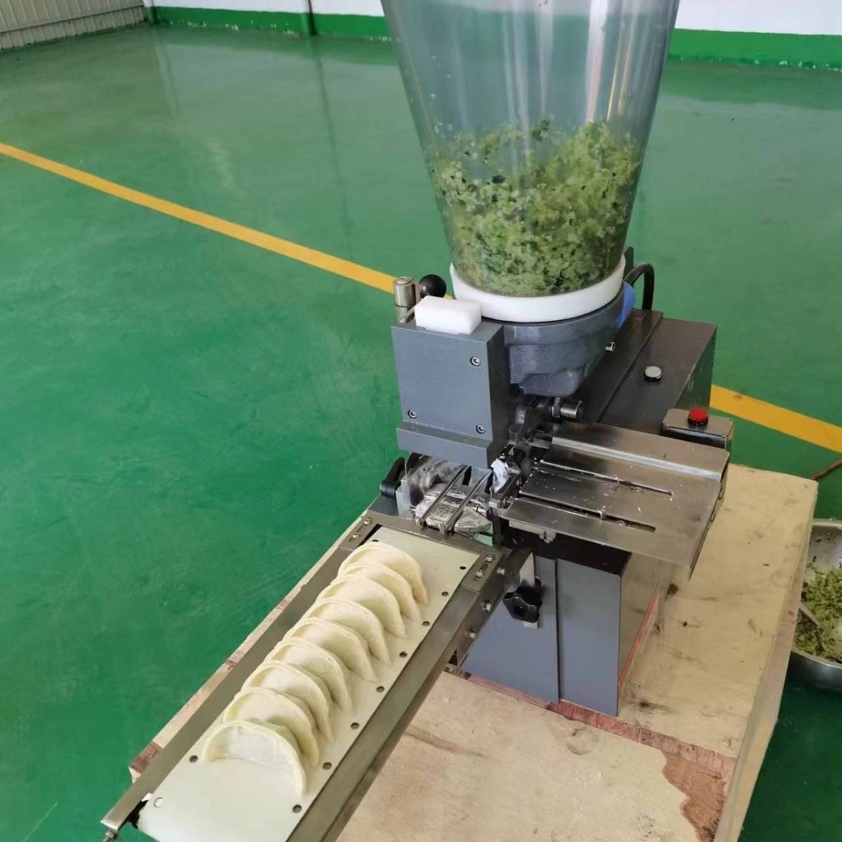 饺子机商用小型半自动煎饺蒸饺水饺锅贴仿手工日式包馄饨机器图片
