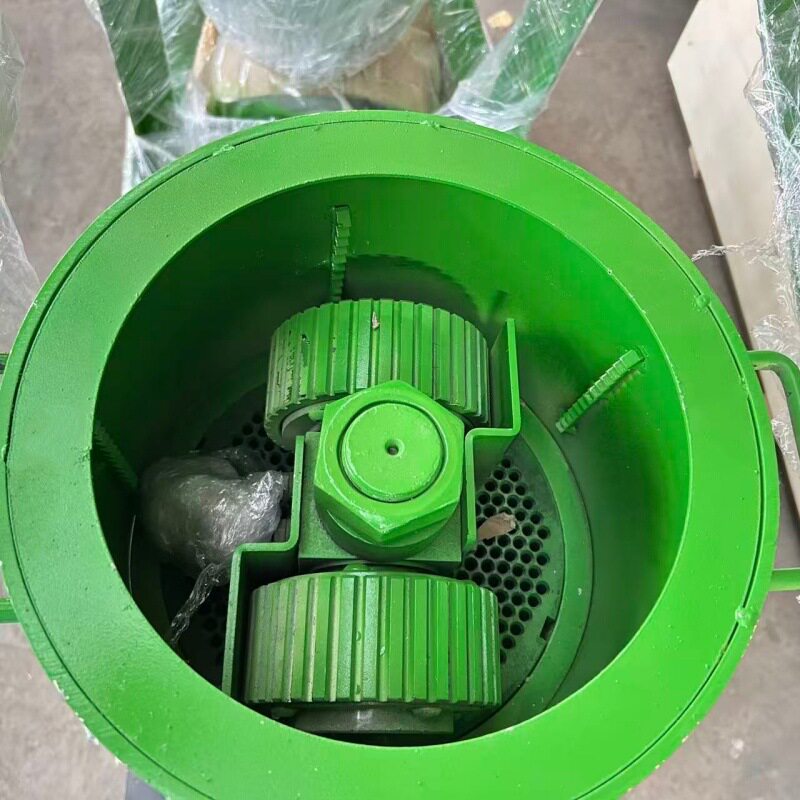 玉米棒子秸秆造粒机新型轮转制粒机2吨鸡鸭鹅猪羊养殖饲料颗粒机