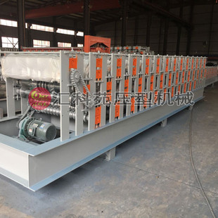 压型机厂家供应 金属屋顶彩钢板压型机 泊头三层彩钢压瓦机