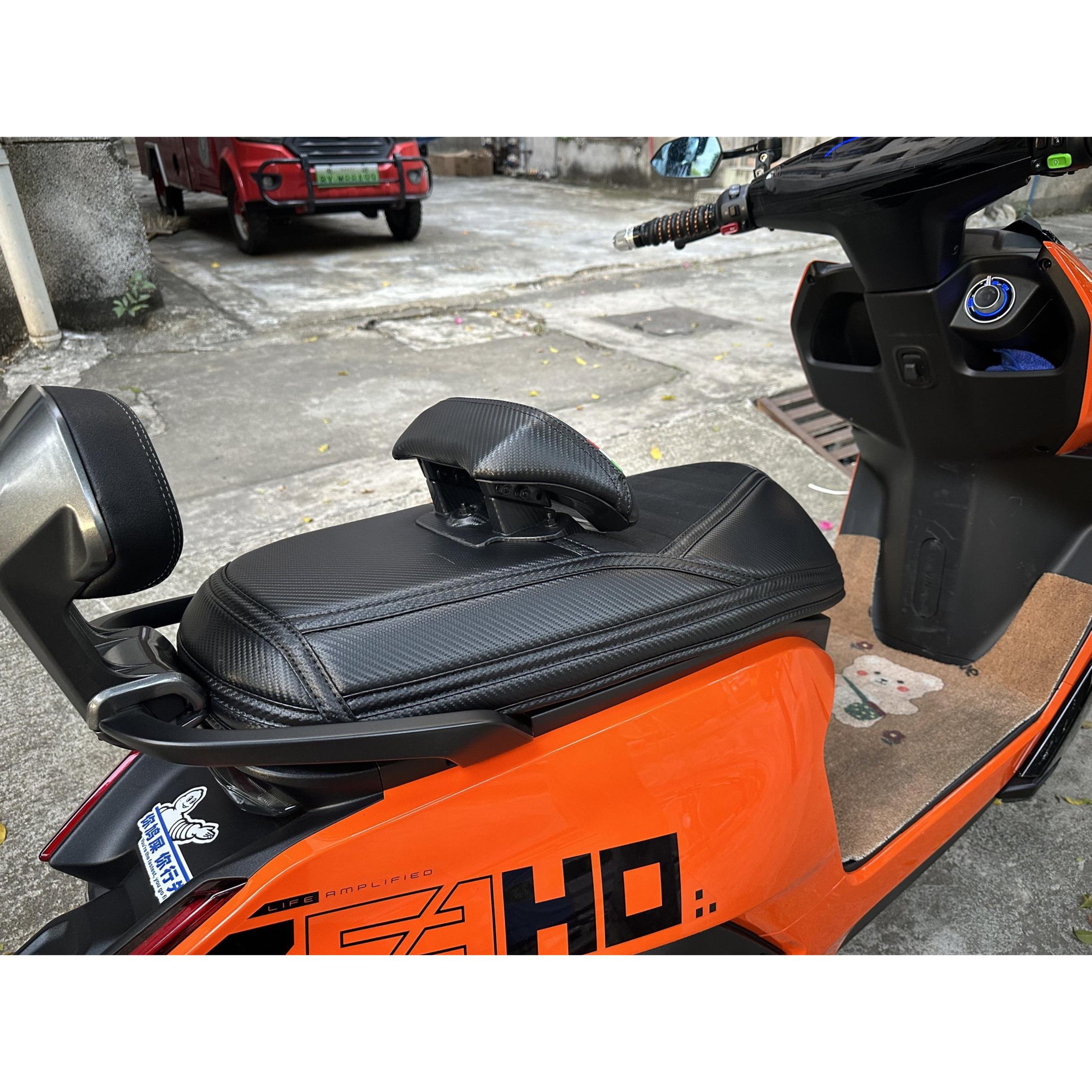 适用于春风电动车极核AE6坐垫AE8改装配件加厚加绒AE4电摩座套