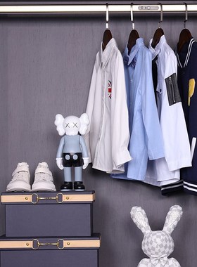 儿童房装饰品摆件衣柜饰品陈列全屋定制展厅样板间男孩房衣帽间