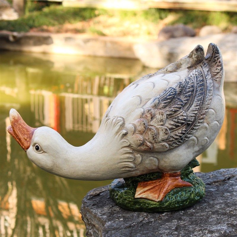 户外花园装饰摆件庭院造景布置仿真喝水鸭子水池公园鱼塘动物雕塑