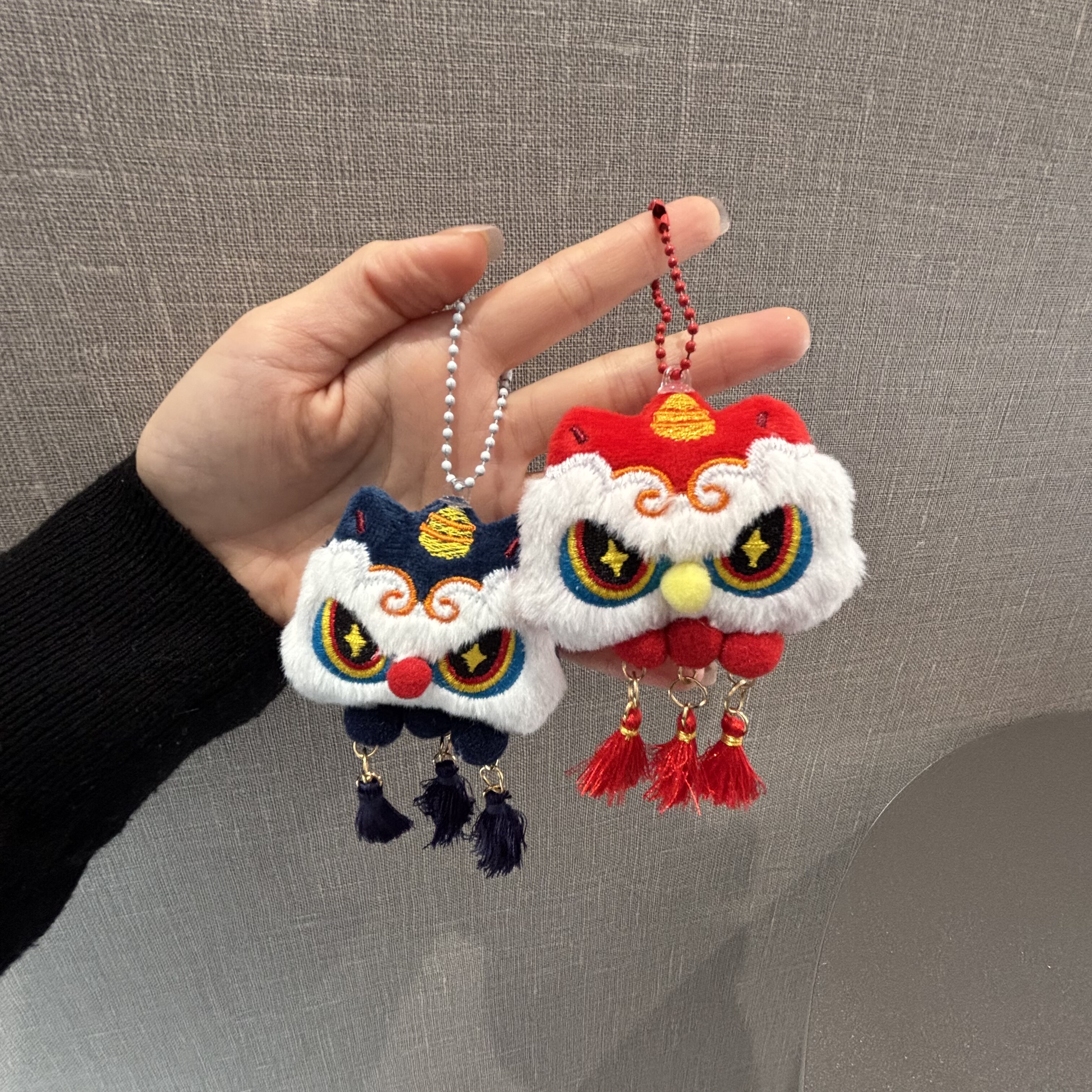 买个醒狮头，天天不用愁 新年醒狮挂件毛绒公仔包包挂饰钥匙扣图片
