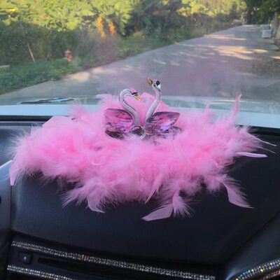 双天鹅水晶汽车摆件羽毛高档香薰香水除异味持久个性车女士内饰品