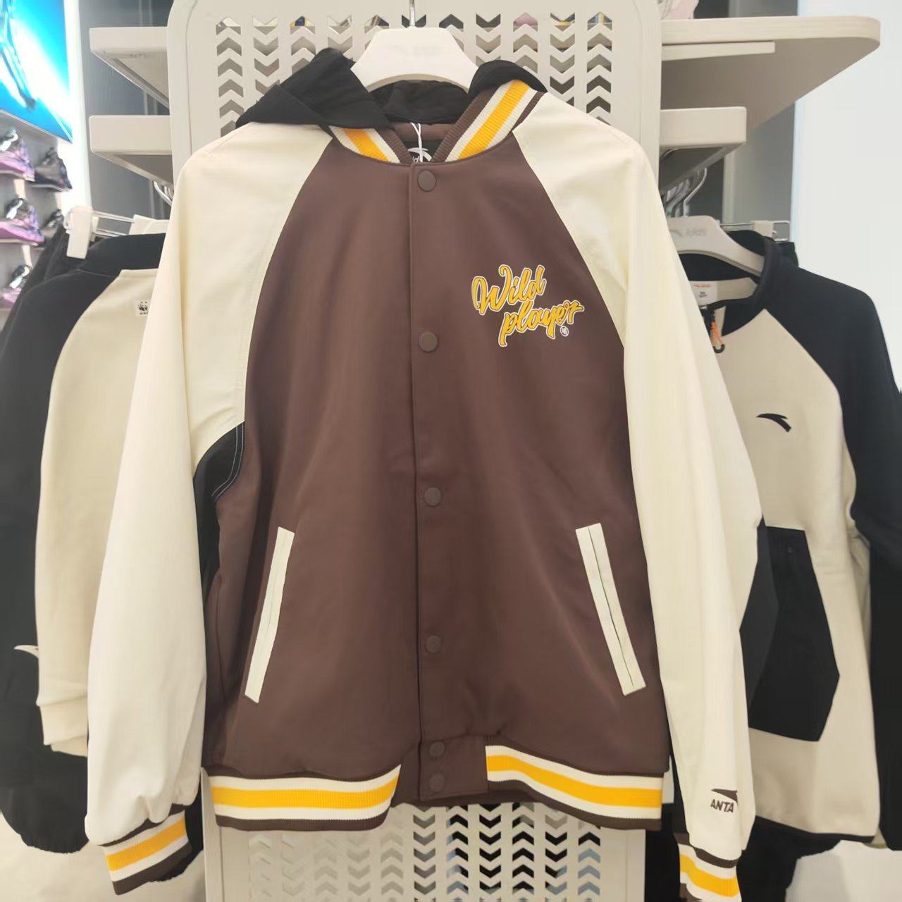 安踏2025年春秋款男大童潮流系列丝光绒连帽外套棒球服352538607N