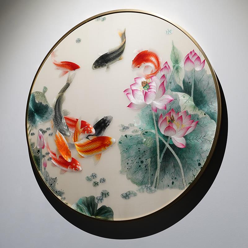 手工苏绣年年有余圆形带框装饰画玄关书房客厅新中式成品刺绣挂画图片