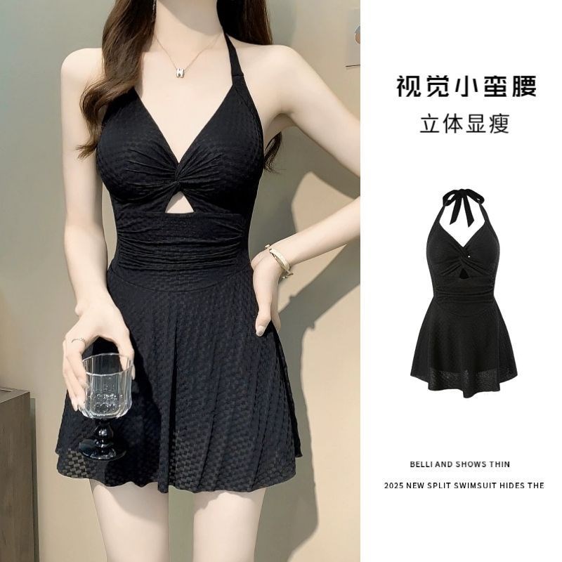 连体泳衣女士夏季202q5新款黑色挂脖遮肉显瘦平角裙式保守高级泳