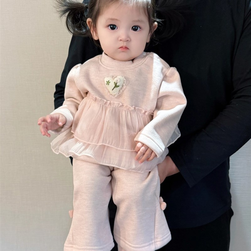 女宝宝2025新款秋冬套装时尚洋气套装甜美可爱婴幼儿加绒两件套冬