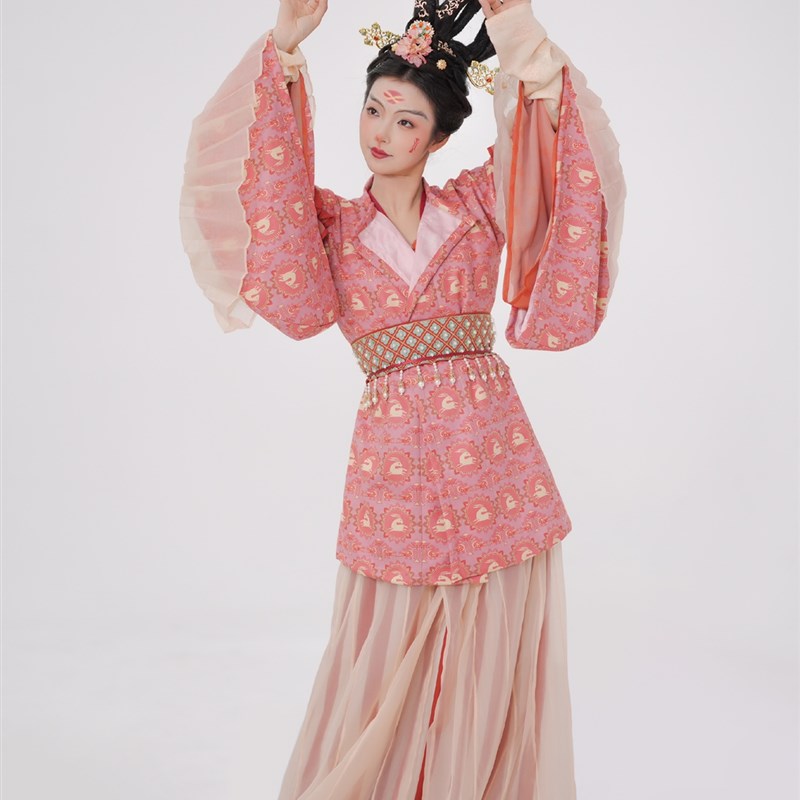青泠谷仿b唐乐舞陶女俑服饰