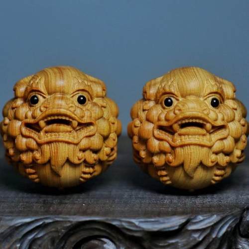 崖柏木雕刻狮子头貔貅实心健身球手球中老年人保健球手玩按摩手工