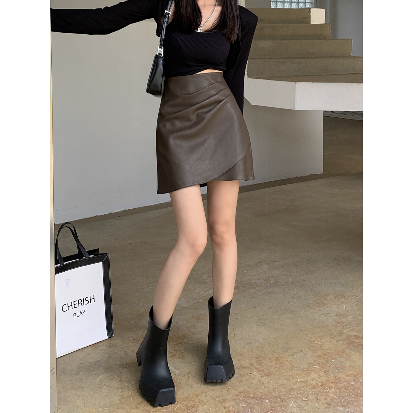 新款高腰设计感A字包臀半身裙