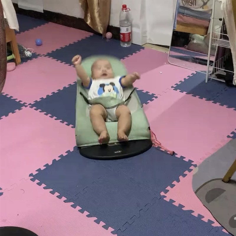 婴儿摇摇椅哄娃神器宝宝摇篮椅安抚椅躺椅摇椅摇篮床可折叠可调节