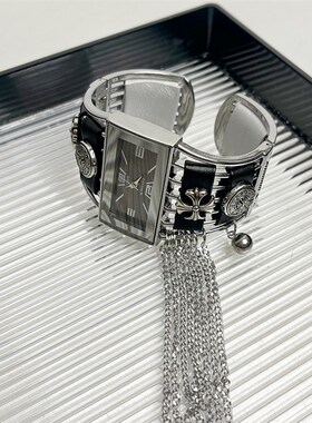 时尚宽版皮革拼h接十字架钟表流苏手镯ins冷淡风高级感手环手饰女