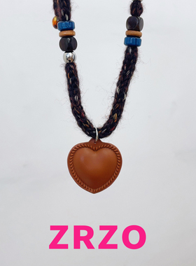 ZRZO咖色爱心毛线抽拉项链