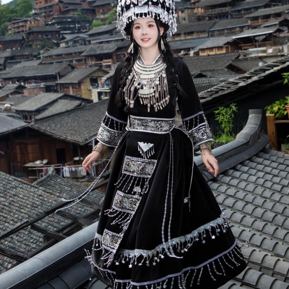 爆款苗族少女秋冬款少数民族服饰