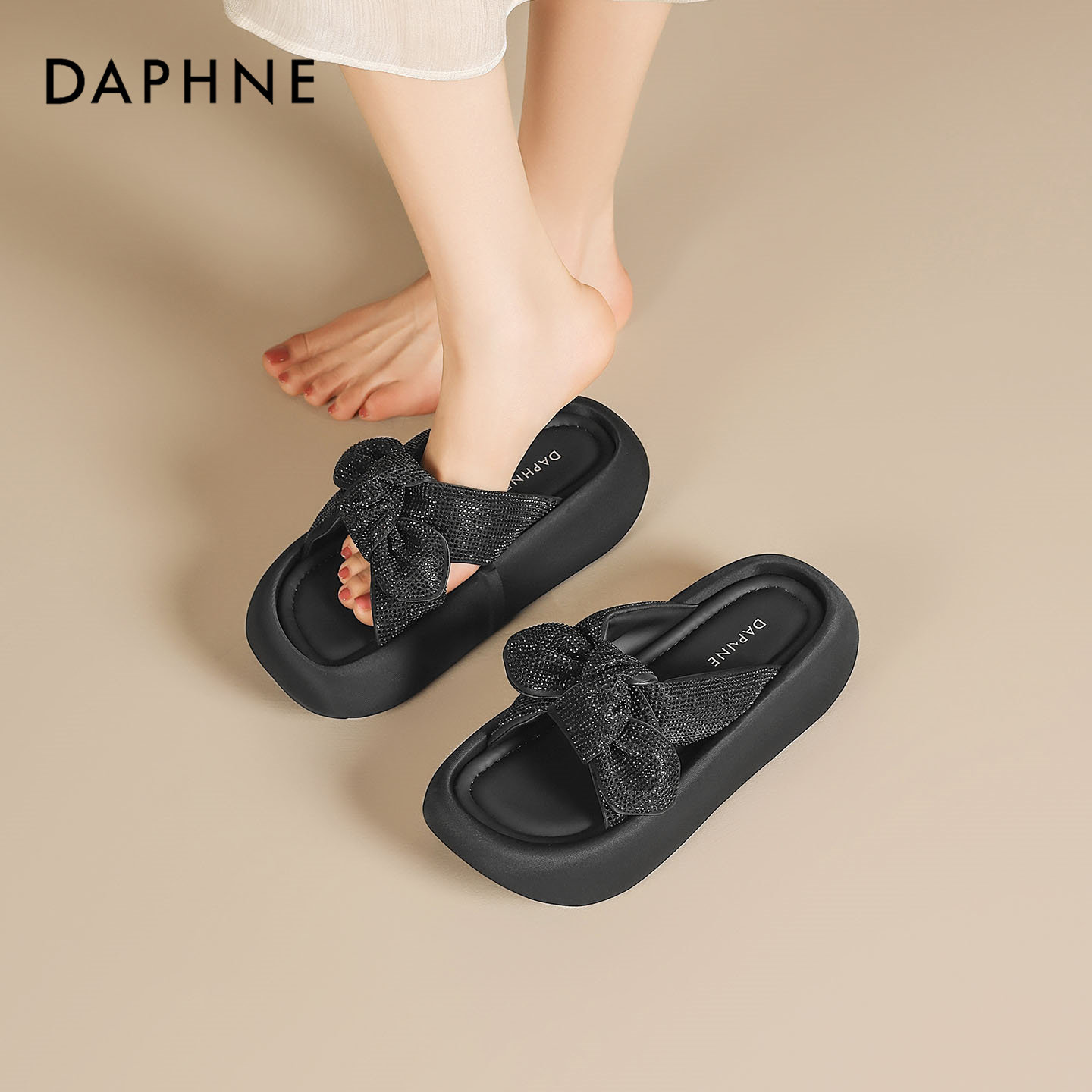 达芙妮官方拖鞋女外穿2025新款夏时尚百搭沙滩凉鞋软底一字凉拖鞋