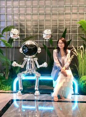 网红太空人落地摆件商场店铺潮玩公仔装饰卡通太空猫雕塑酒吧KTV