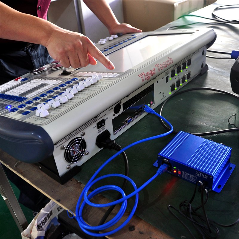 蓝色Artnet舞台灯光4口双向网络信号传输控制器4路输出DMX512控台