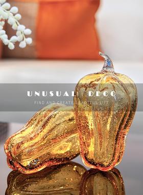 现代轻奢创意家居黄色辣椒玻璃摆件银色圆形托盘样板间软装饰品