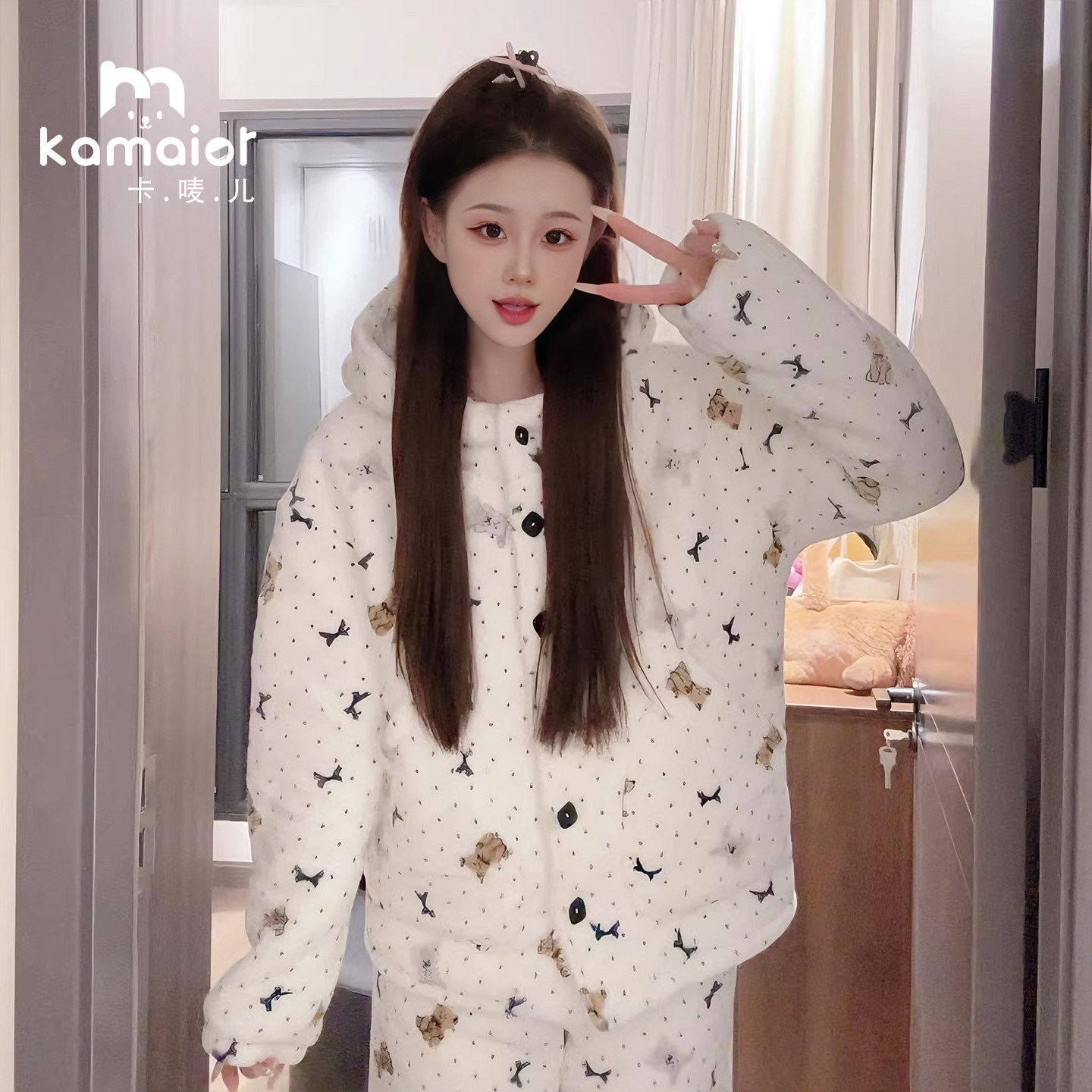 法兰绒睡衣套装保暖冬季2026新款加厚连帽可爱加绒外穿家居女显瘦