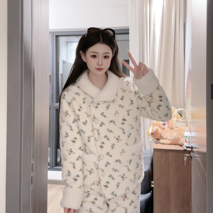 法兰绒睡衣女2026冬季新款碎花甜美加厚保暖加绒居家套装韩版外穿