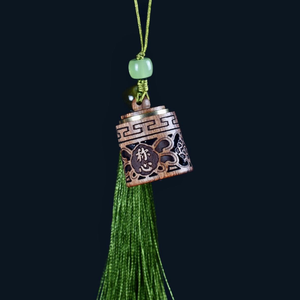 花梨木镂空香囊球香丸祥云创意钥匙扣小叮当挂件扩香瓶男女小礼物