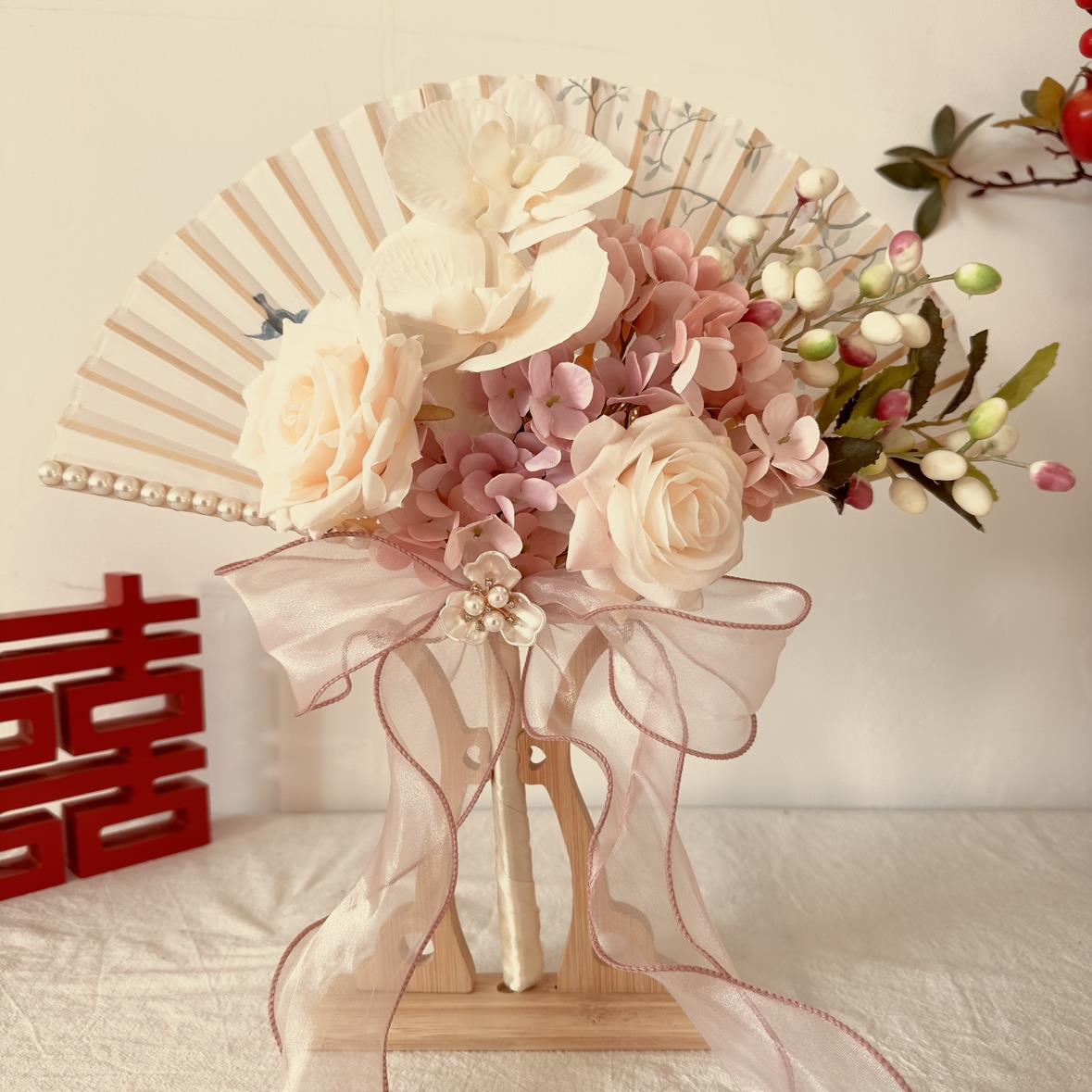 团扇手捧花新娘扇子折扇晨袍结婚婚礼秀禾喜扇婚扇高级感手工成品