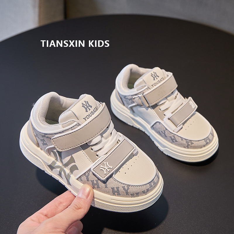 男童运动鞋轻盈软底儿童小白鞋2024春秋新款女童板鞋儿童休闲鞋子