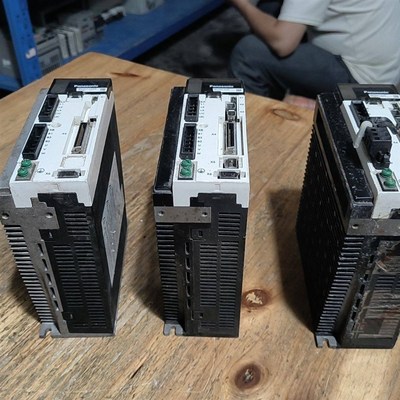 MCDHT3520两个。  MCDHT3520E。都