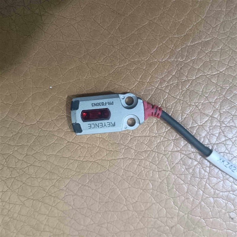 议价基恩士PR-FB30N3光电传感器,实物图片,只有一个便宜出